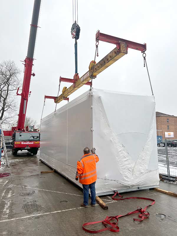 Überlagernahme vor Zeppelin-Halle